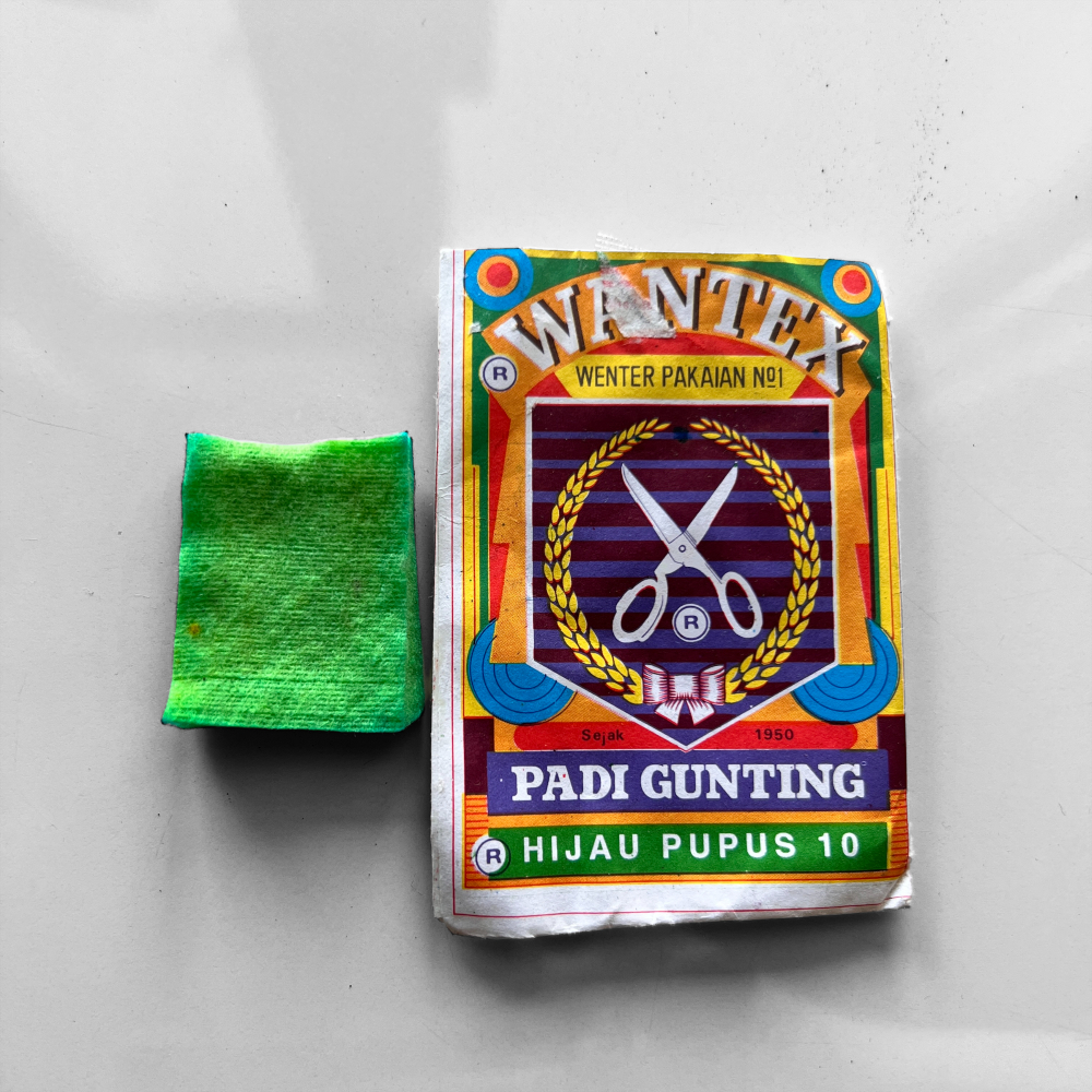 

Wantex Padi Gunting HIJAU PUPUS Pewarna Warna Warni Sumbo Baju Tie Dye Sumba Kain Cotton Ecer Satuan Art Celup Ikat Jumputan Serbuk Coloring Iket Crafting Kerajinan Jeans Jean Sepatu Jaket Sweater Bahan Wantek Wanter Pentacle Malang