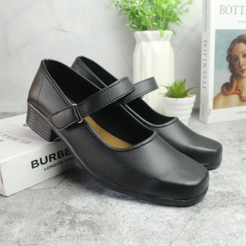 Sepatu Pantofel Wanita Paskibra Hak 3cm Pantofel sekolah Paskib Hitam