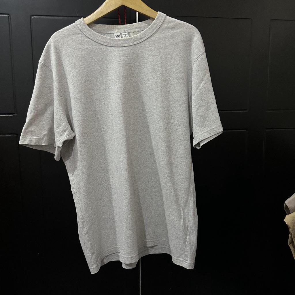 kaos uniqlo u XL abu