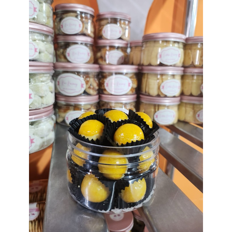 

BELI 3 GRATIS 1 | Kue Nastar Premium Kemasan 300ml