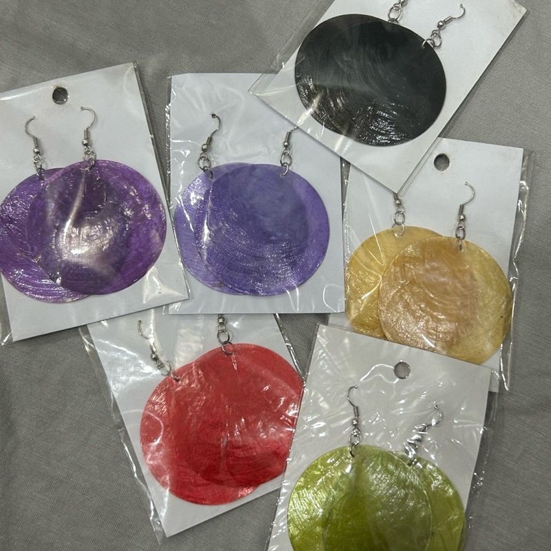 Anting kerang bulat besar