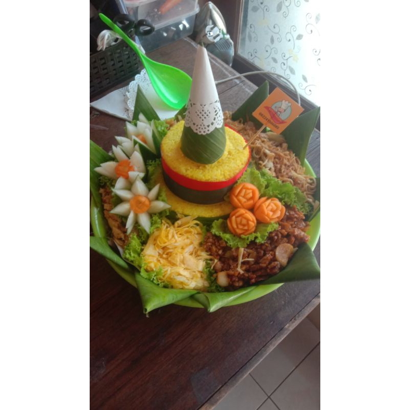 tumpeng 5 orang , nasi kuning, nasi putih