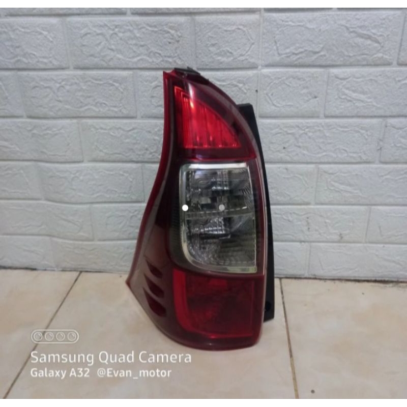Stoplamp lampu belakang Toyota avanza veloz tahun 2017