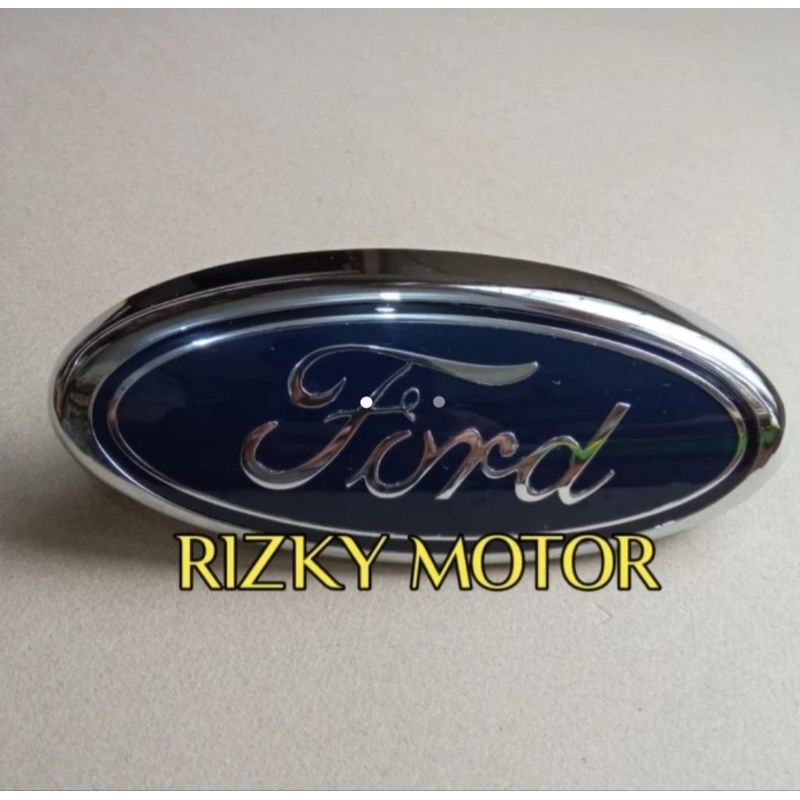 Emblem Logo Grill Depan Ford Focus Mk2