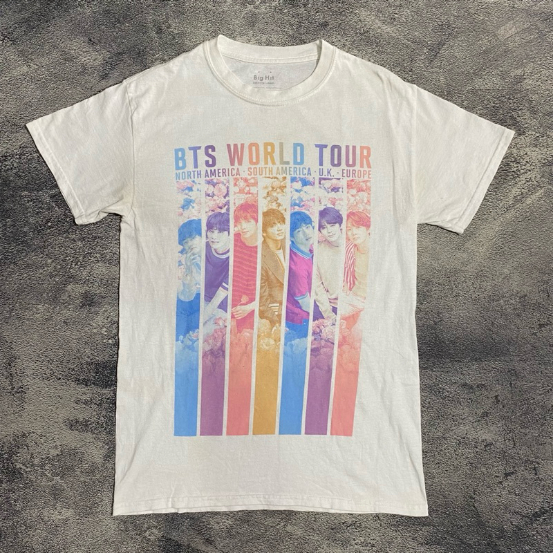 Kaos Boyband BTS World Tour
