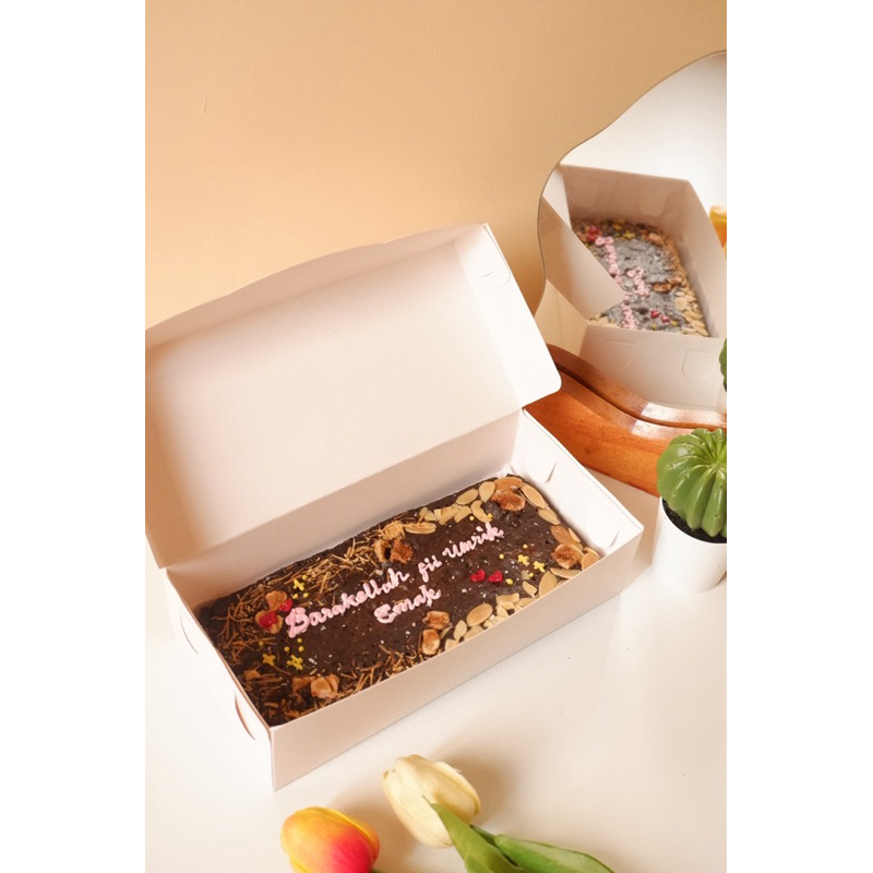 

FUDGY BROWNIE SMALL BOX