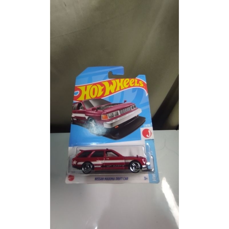 Hotwheels "Nissan Maxima"