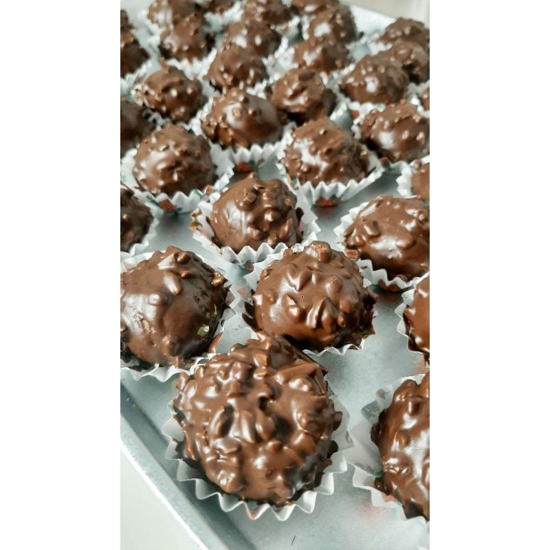 

Kue kering Almond rocher premium cemilan butter cookies
