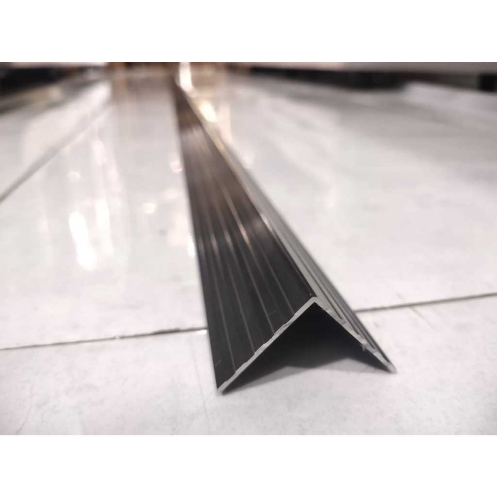 Siku Aluminium Lis L / LIS L Aluminium Hardcase Panjang 3 meter Warna Hitam