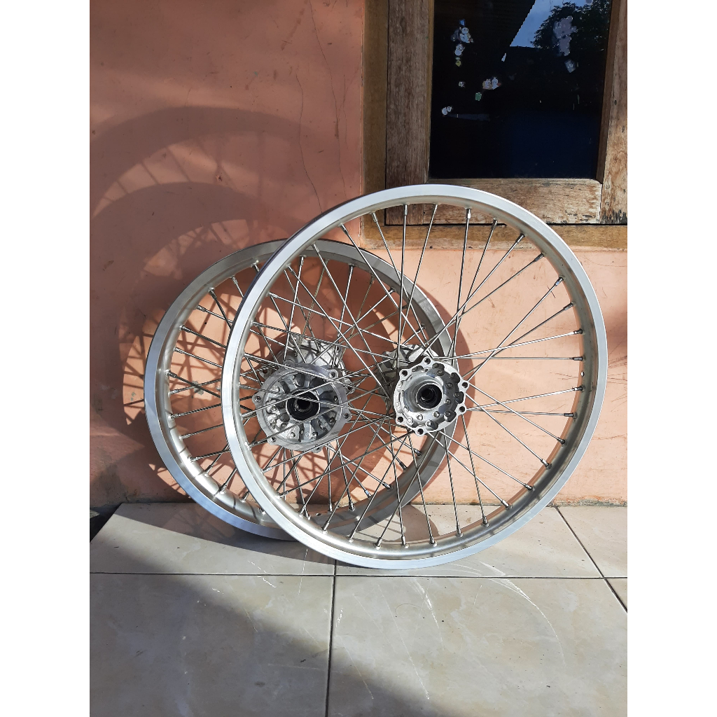 Wheelset Ori Yamaha WR155 Velg Original WR 155 Tanpa Ban