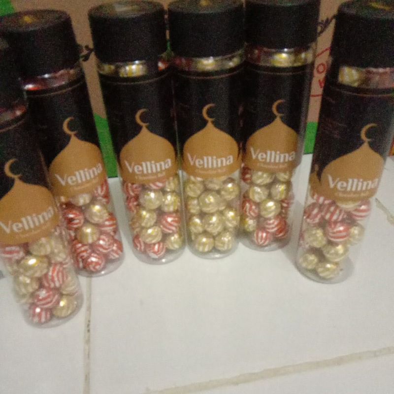 

Vellina Chocolate Ball Berat 200 gram