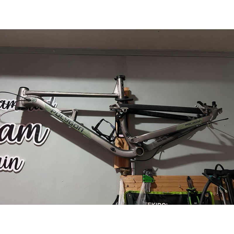 Frame D5 Polygon