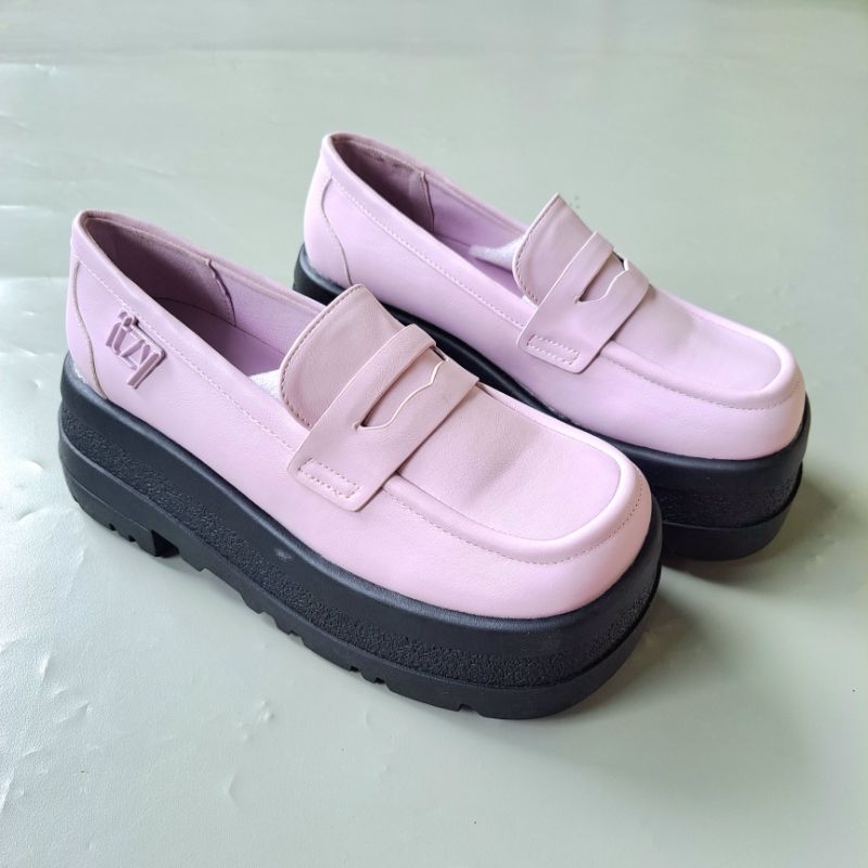 sepatu docmart loafer ck charles n keith itzy purple size 35 new preloved