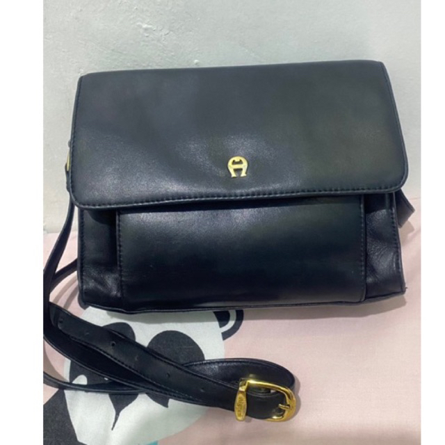 Preloved Tas Aigner Kulit Asli / selempang Aigner kulit asli