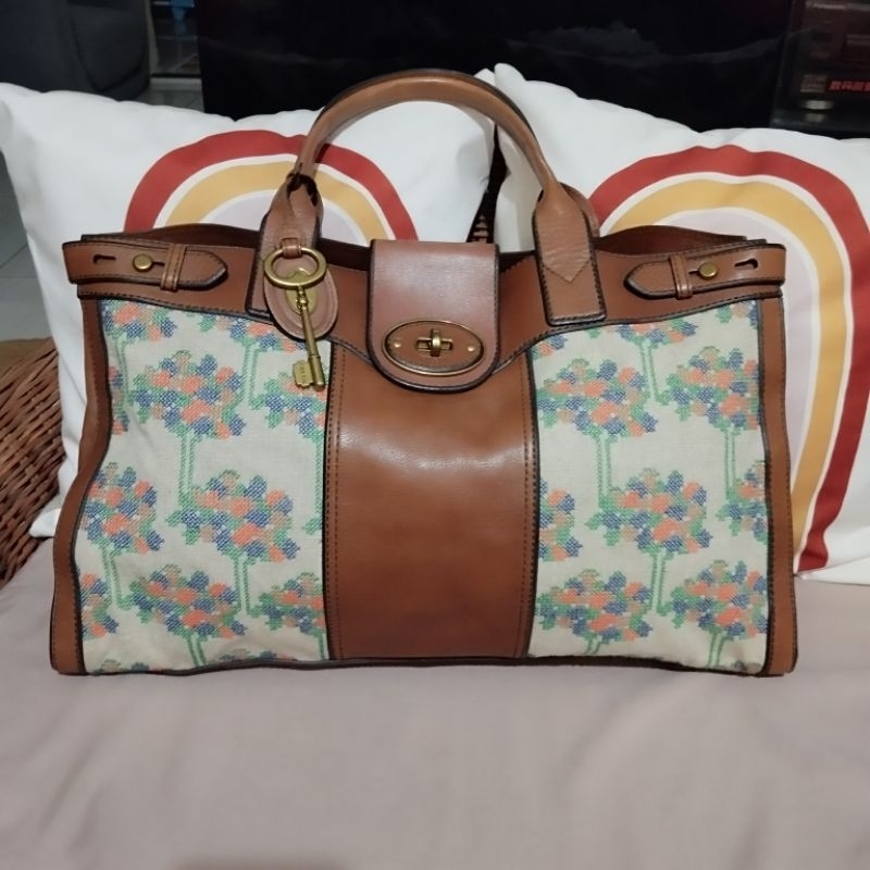 Tas Fossil weekender embroidery