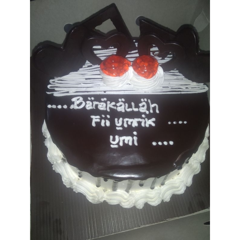 

Birthday cake/cake ultah/cake siram coklat