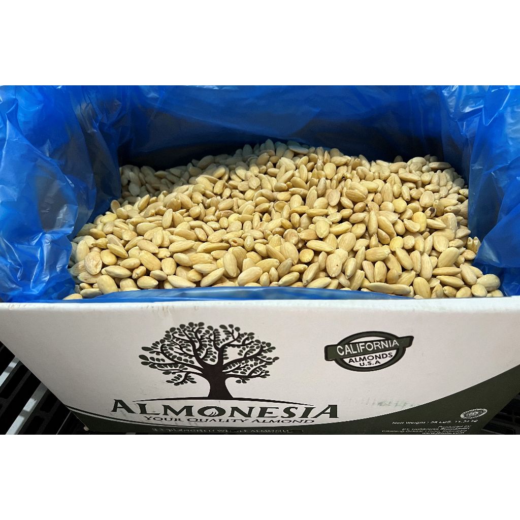 

Kacang almon utuh mentah tanpa kulit ari 1kg/ Almond Whole blanched raw 1kg