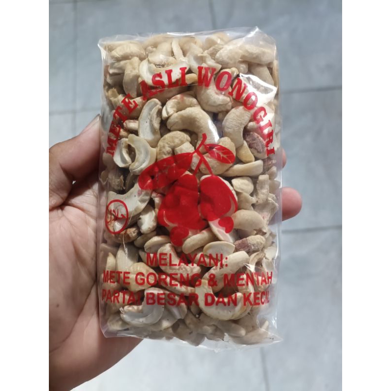 

kacang Mede / kacang mete matang pecahan isi kemasan 500 gr renyah tinggal makan asli wonogiri