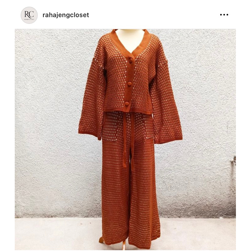 RAHAJENG CLOSET PRELOVED LOVE AND FLAIR KNITWEAR