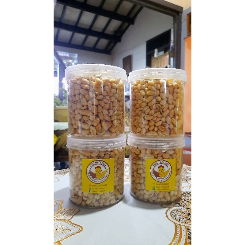 

Kacang goreng Bawang Daun Jeruk Isi Toples 600 Ml