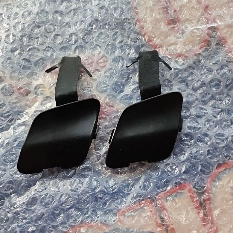 tutup towing depan mobilio rs