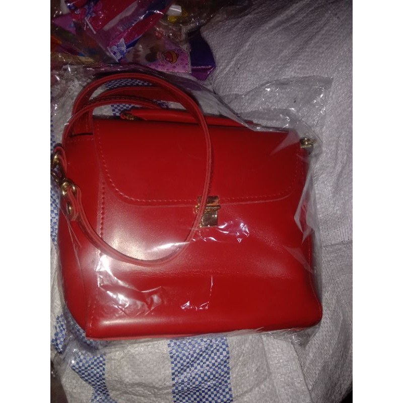 Entalase 128 Tas Merah selempang brand Donkie Masih like new