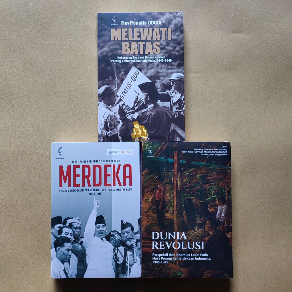 PAKET BUKU TRILOGI PERANG KEMERDEKAAN INDONESIA 1945-1950 - Melewati Batas, Merdeka, & Dunia Revolus