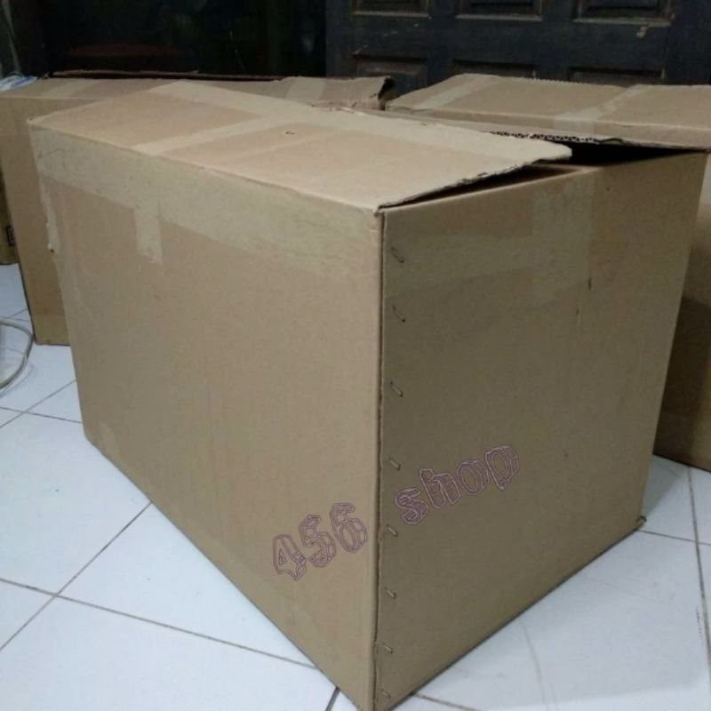 

Kardus Pidahan Polos // Kardus Bekas Besar 2ply ukuran 50x30x40 Keatas