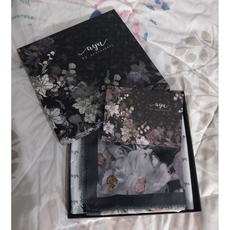 Preloved PL Ayu by Ayu Lestari - The Secret Garden in Gloomy