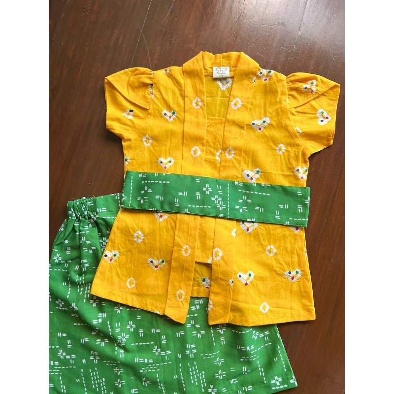 Kanaka Batik Anak Kebaya Pendar Kuning