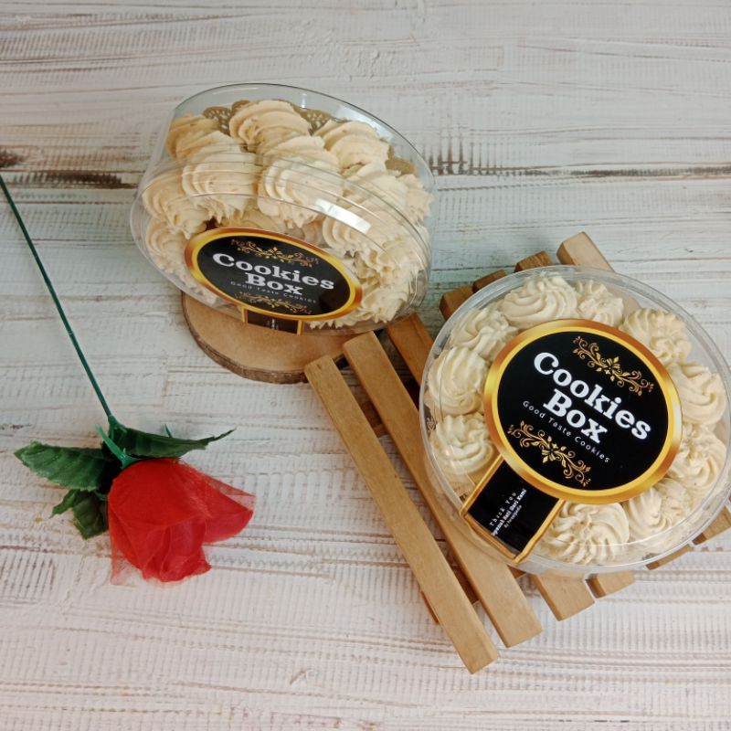 

Cookies Box Sagu Keju Premium Kue Kering Enak Super Renyah Cemilan Lezat Lumer Di mulut Cheese Sagoo Terlaris Ukuran Toples 250gr