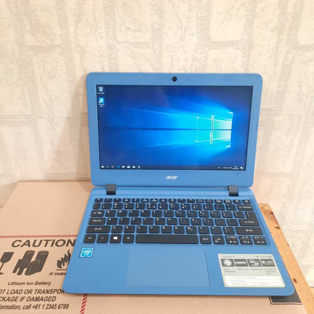 Notebook Acer ES1-132 Celeron - N3350 Ram 4/500Gb Seri baru Like New
