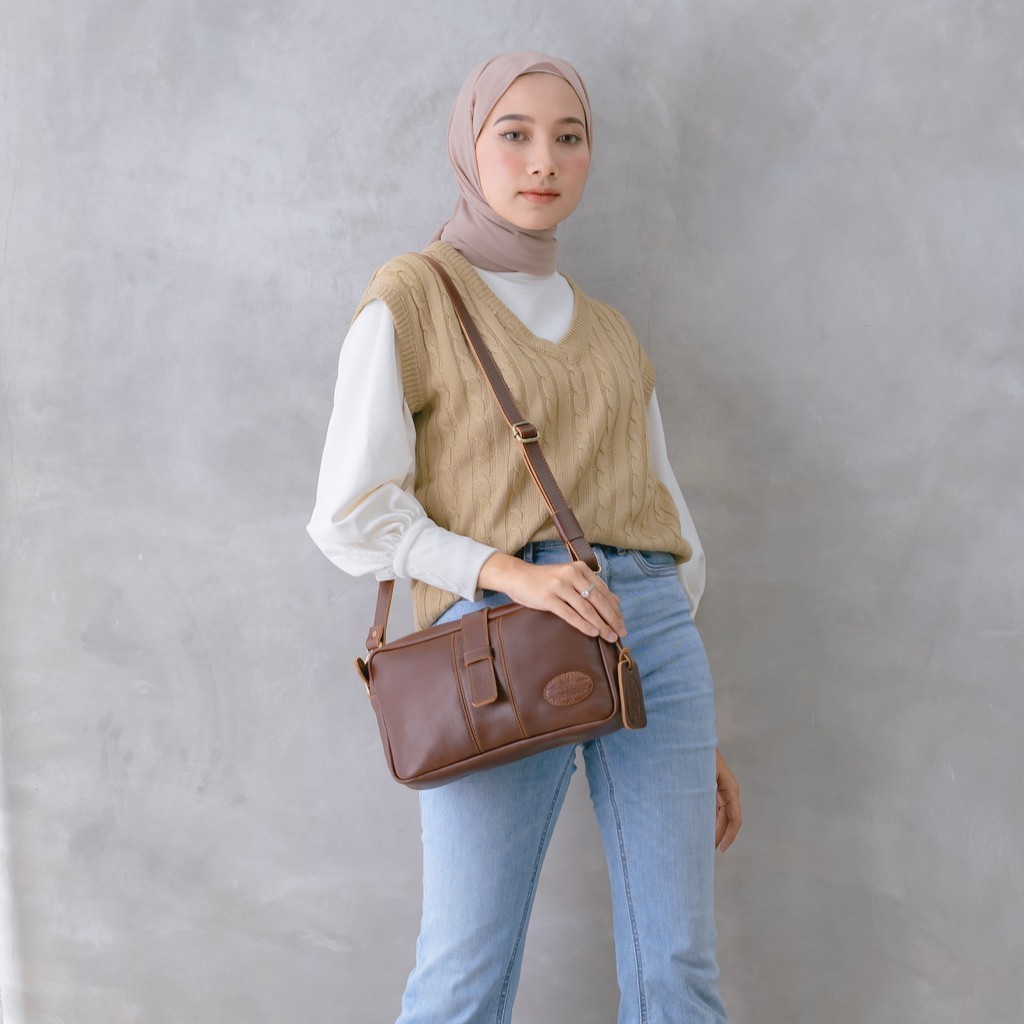 TAS SELEMPANG KULIT WANITA / SKENA HIJABERS STYLE