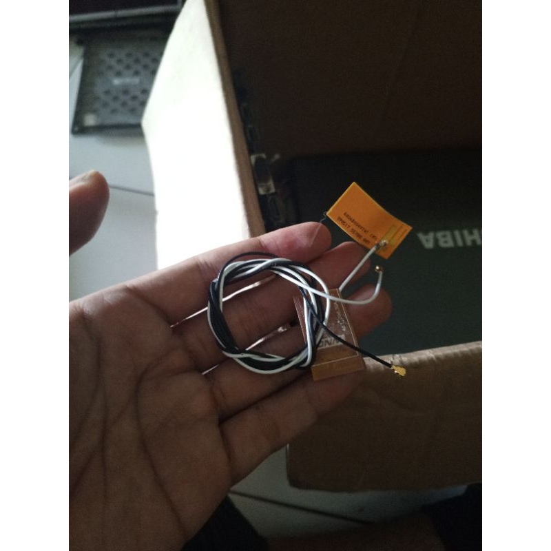 kabel antena laptop Toshiba l515 ori