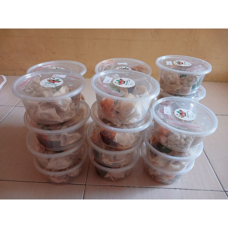 

Pangsit kuah chili oil