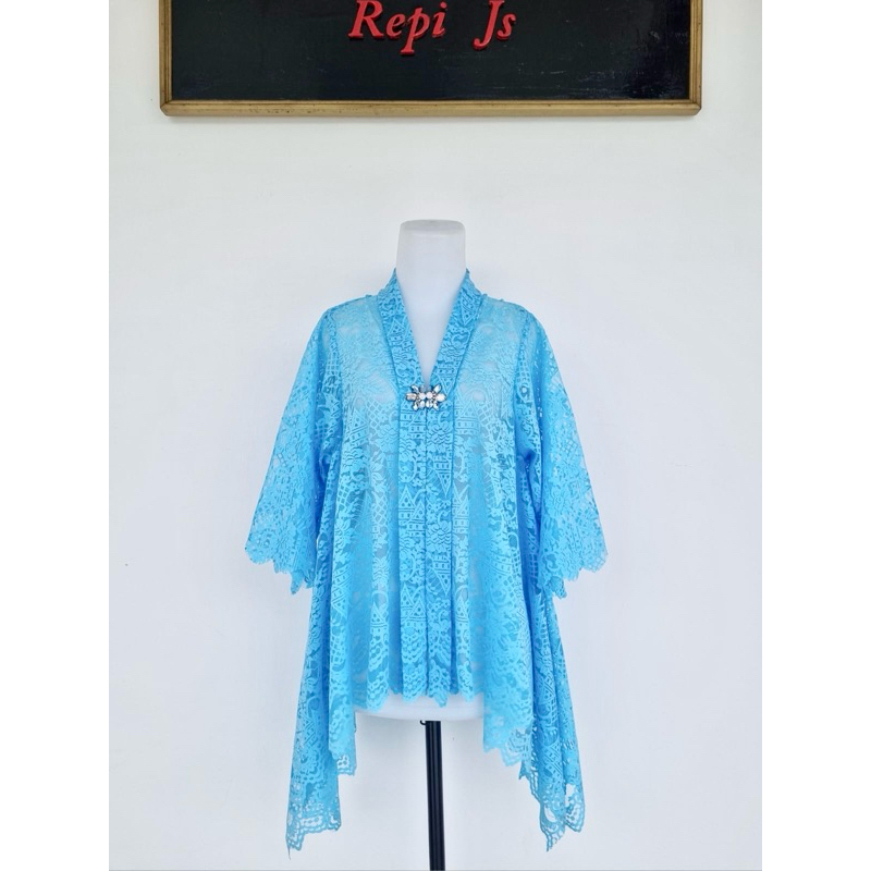 Kebaya Panjang Kanan Kiri Biru Langit