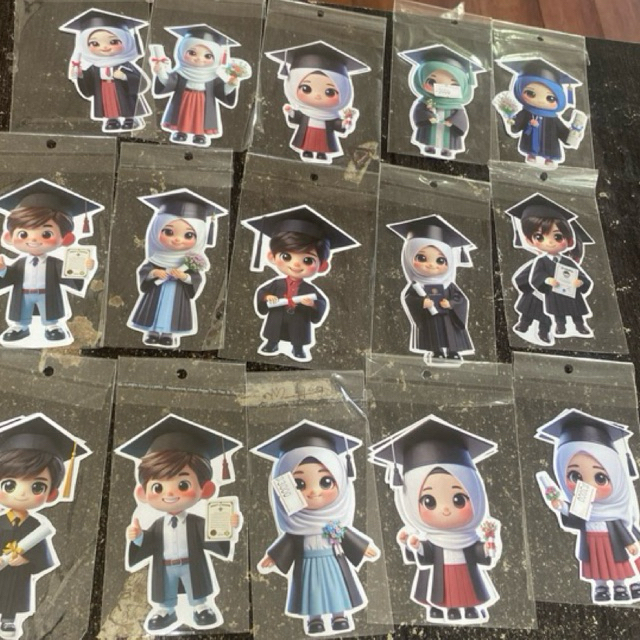 

topper wisuda isi 3 lembar . wisuda sma. smp. sd . berhijab dan laki laki pelengkap buket