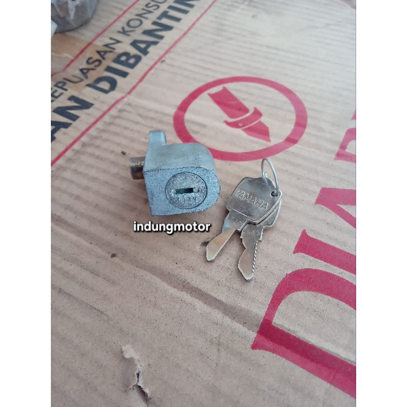 kunci stang Yamaha RS100 RS125 LS3 original baru japan