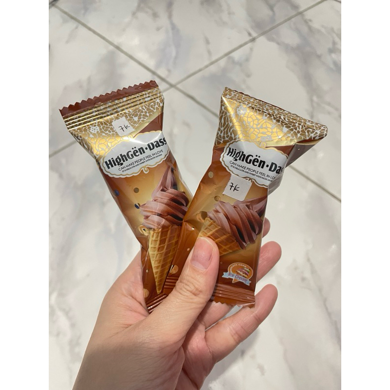 

HIGHGEN DASS WAFER CONE CHOCOLATE