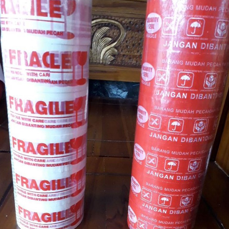 

ART F45Q LAKBAN FRAGILE MERAH PUTIH 1 SLOP 6 PCS