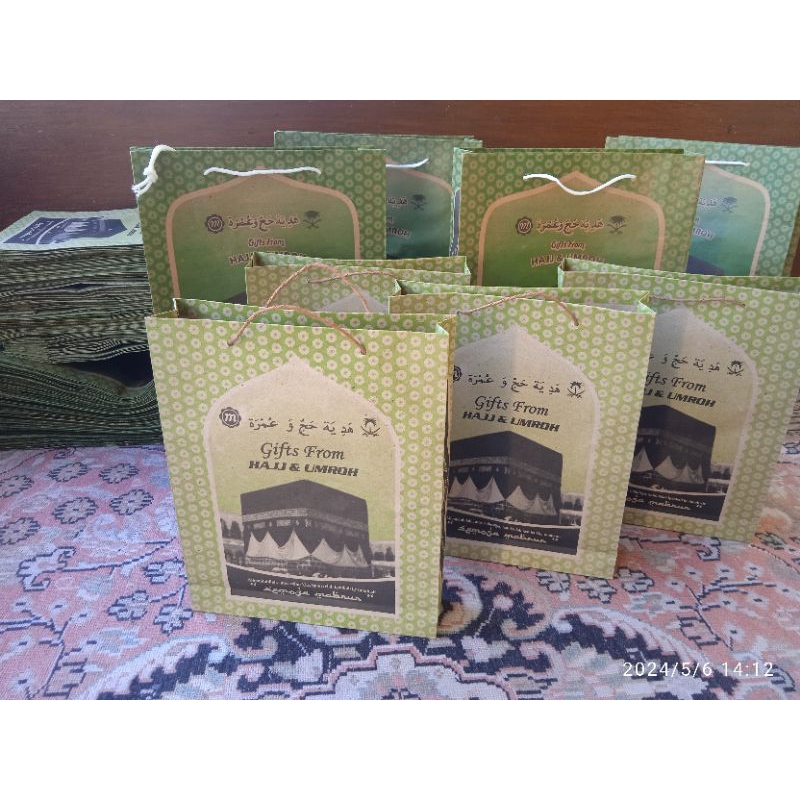

Paperbag mini/ tas tenteng kertas mini Oleh-oleh Haji dan Umroh