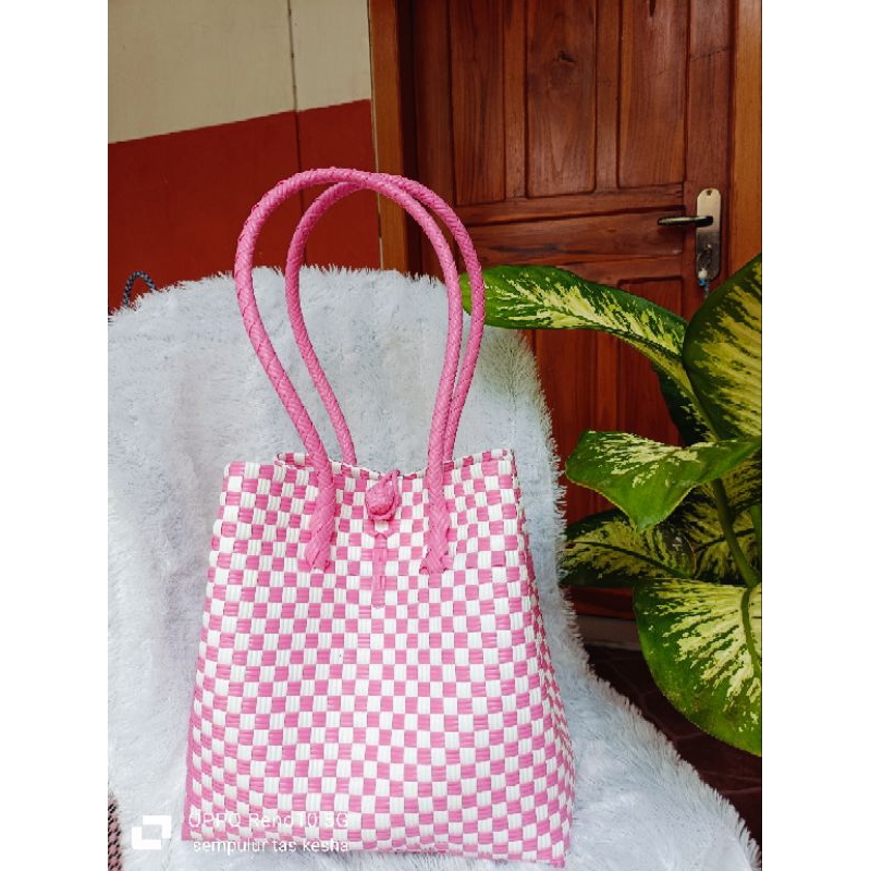Tas anyaman plastik jali jali premium pink catur size L