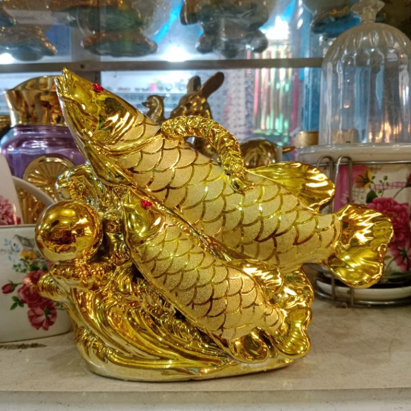 keramik pajangan ikan Arwana