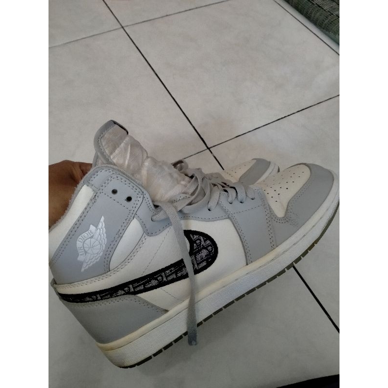 SEPATU AJ 1 DIOR NO 42 SECOND BEKAS