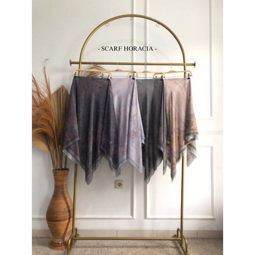 Scarf Horacia By Qnanz