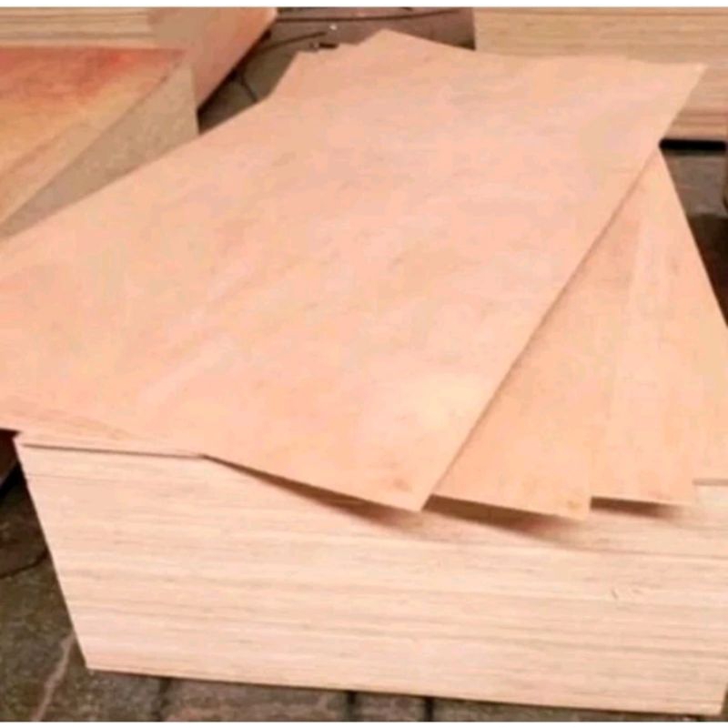 

Papan Triplek 3mm (30cm x 30cm)