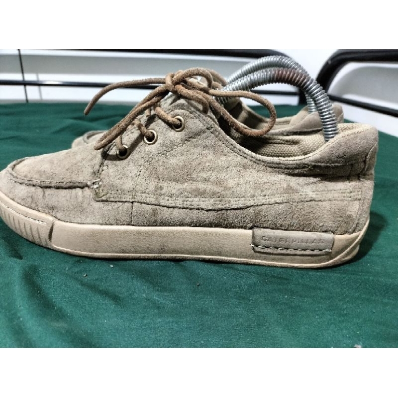 Caterpillar sepatu