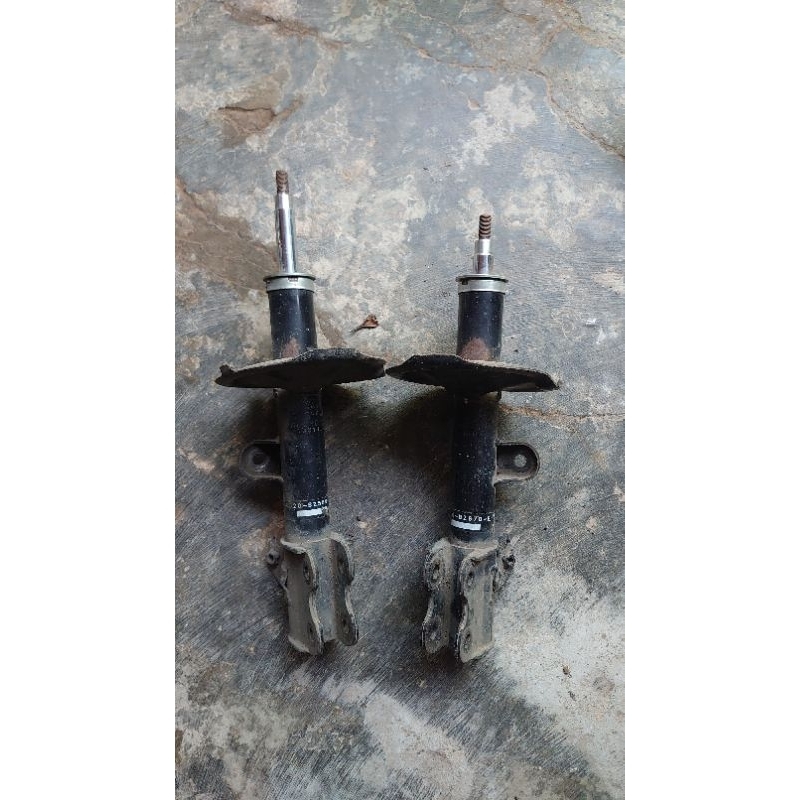 Shock depan Avanza 2008