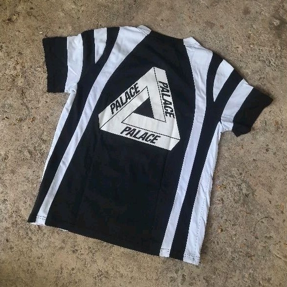 Kaos Tshirt Palace Skateboard Vintage Second