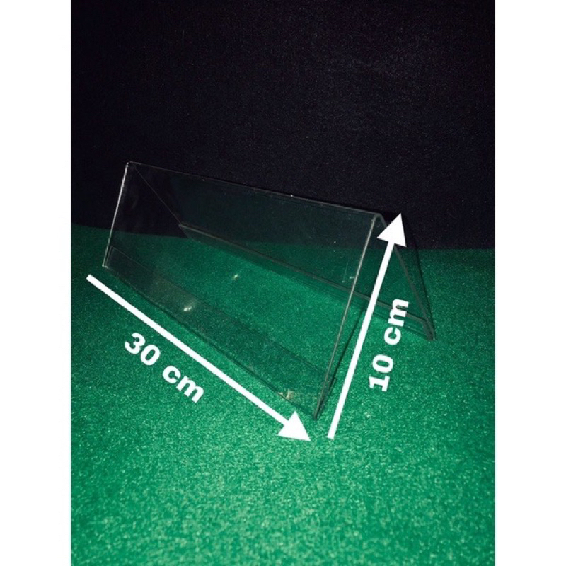 

papan nama meja akrilik 10cm x 30cm model segitiga 2 sisi